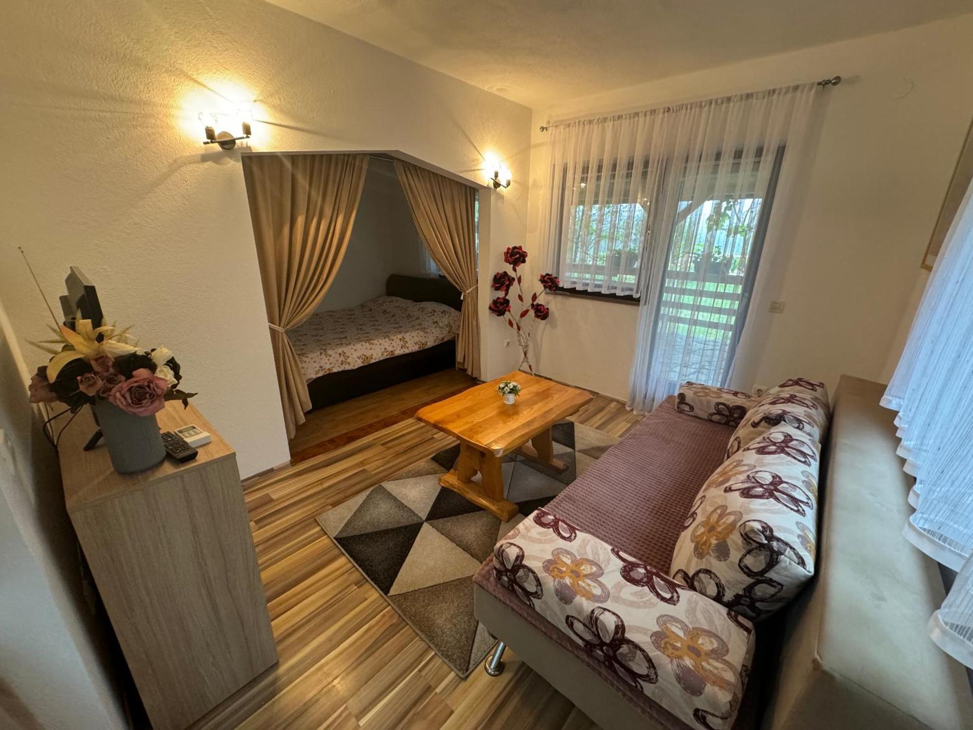 Apartment Valentina Brocanac Bagian luar foto